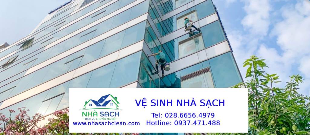Dịch vụ vệ sinh, lau kính tòa nhà cao tầng Quận Bình Tân