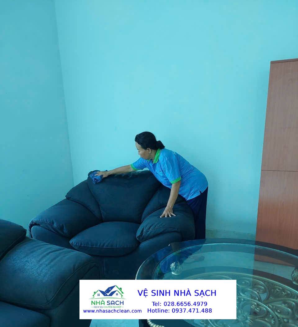 Dịch Vụ Vệ Sinh Công Nghiệp Quận 12 Uy Tín, Thiết Bị Hiện Đại