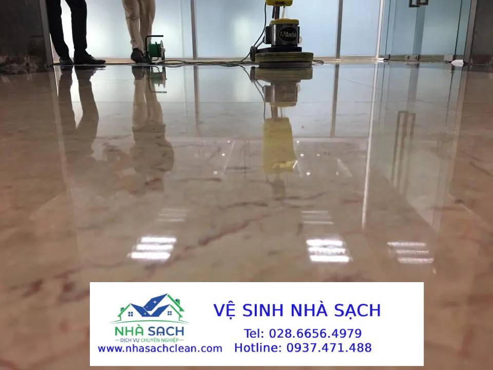 Dịch vụ làm sạch sàn xưởng và khu vực thiết bị